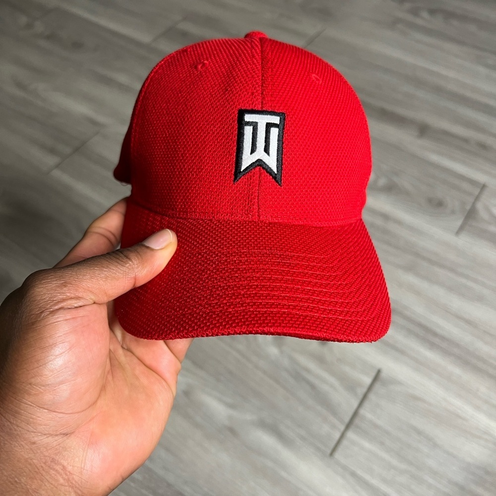 Nike Tiger Woods Golf Red Hat with Logo - Picture 3 of 10
